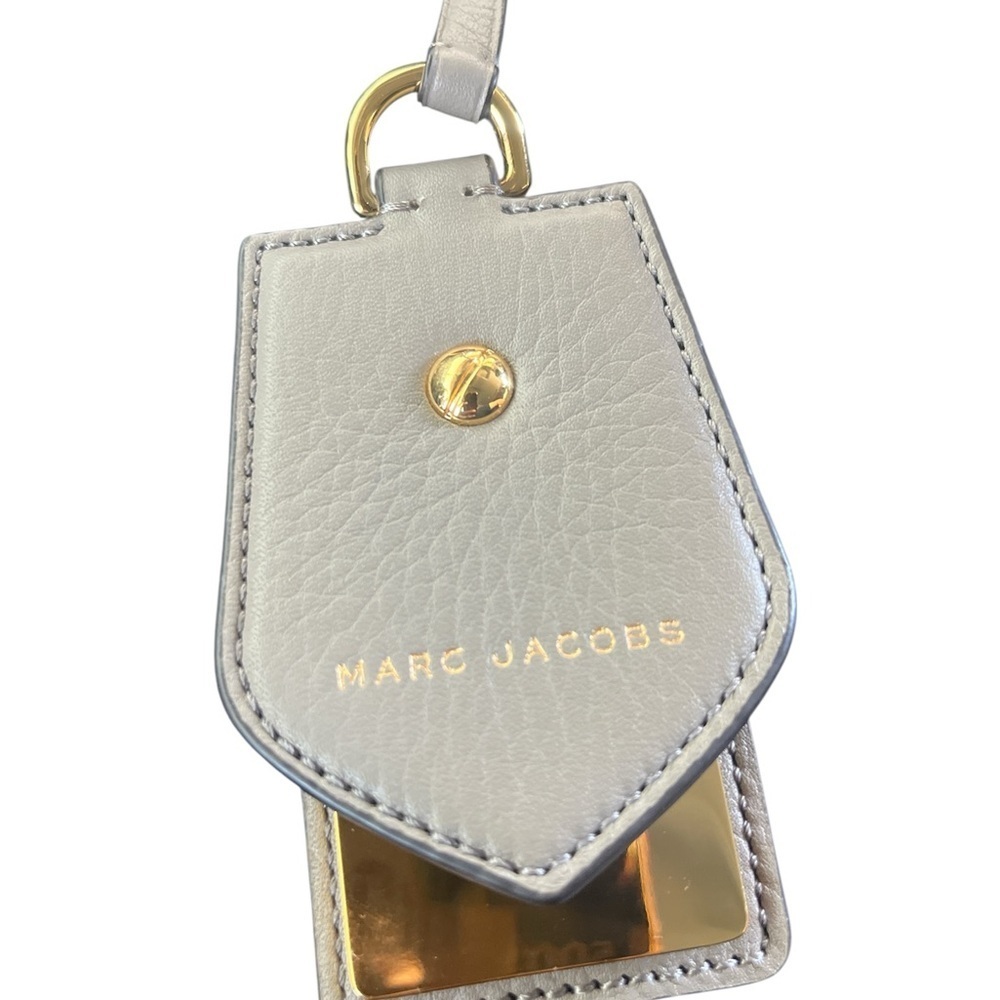 Marc Jacobs in Cream and Gold keychain - Picture 2 of 6